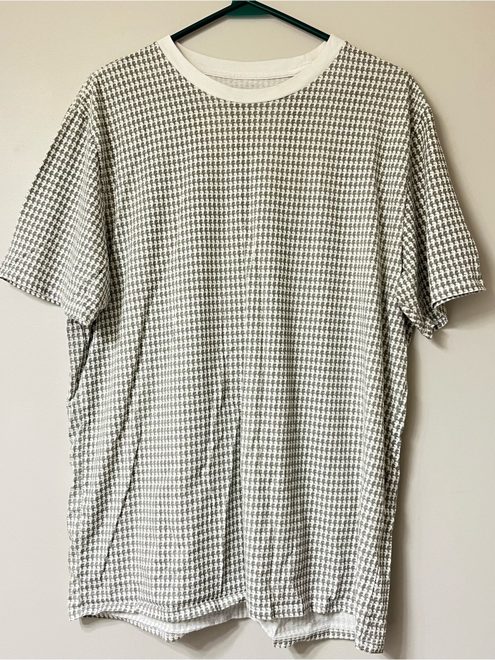Karl Lagerfeld Men’s Gray & White Houndstooth Short-Sleeve Shirt LG